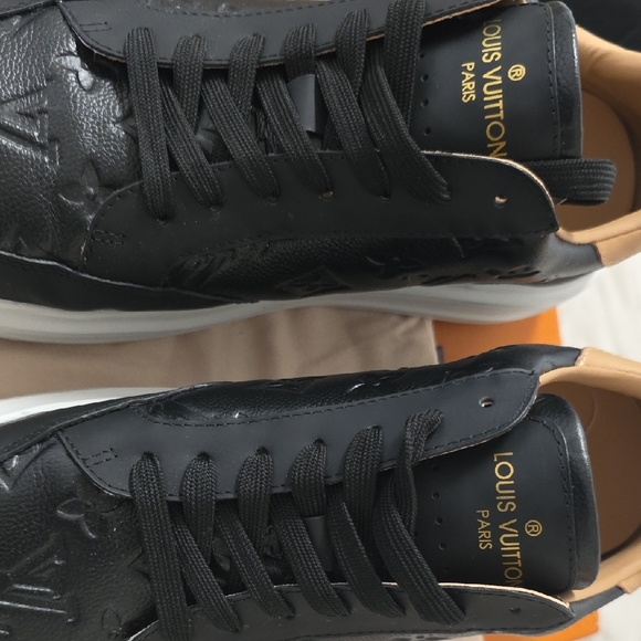 Louis Vuitton Black and White Men's Sneakers - Picture 3 of 6